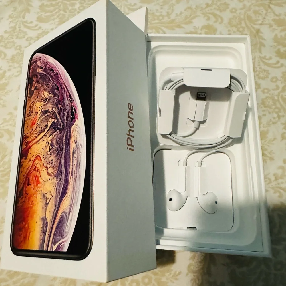 Apple iPhone XS Box only with unused headphone-White and Gold